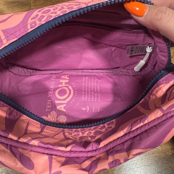 ALOHA Collection Dopp Kit - Picture 5 of 5